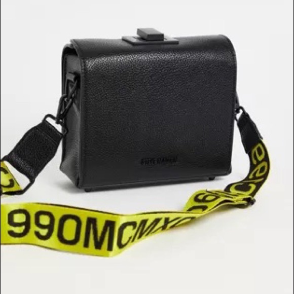 Steve Madden - Picture 1 of 1